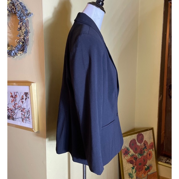 FASHION BUG Size 18W Black Blazer Womens Business Career Timeless 1-Btn  $72 NWT - Picture 2 of 10